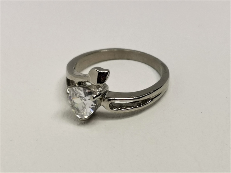 Prsten z chirurgické oceli se zirkonem