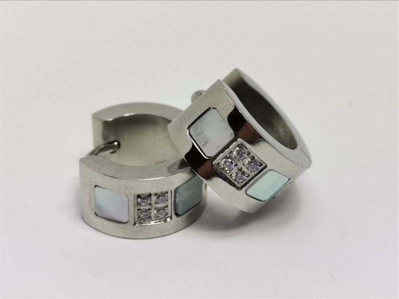 Naušnice z chirurgické oceli kruhy se zirkony a perletí