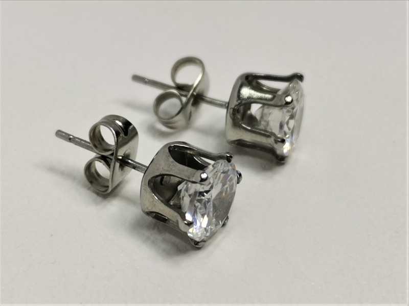 Naušnice pecky se zirkonem z chirurgické oceli