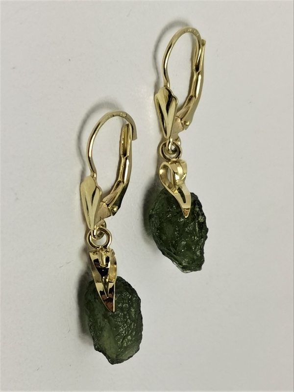 Zlaté naušnice žluté zlato s přírodním vltavínem