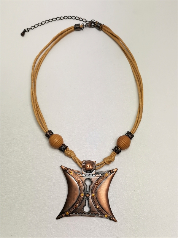 Originální ručně vyrobený náhrdelník