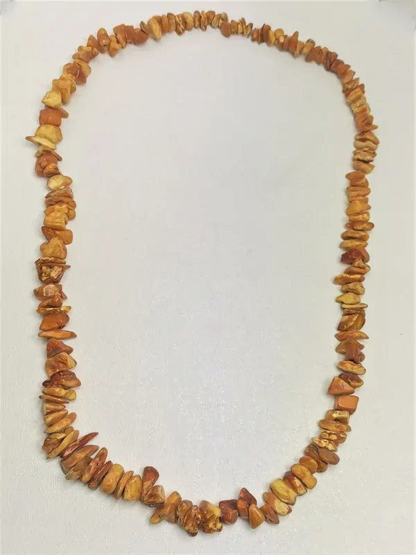 Náhrdelník z jantaru medové barvy