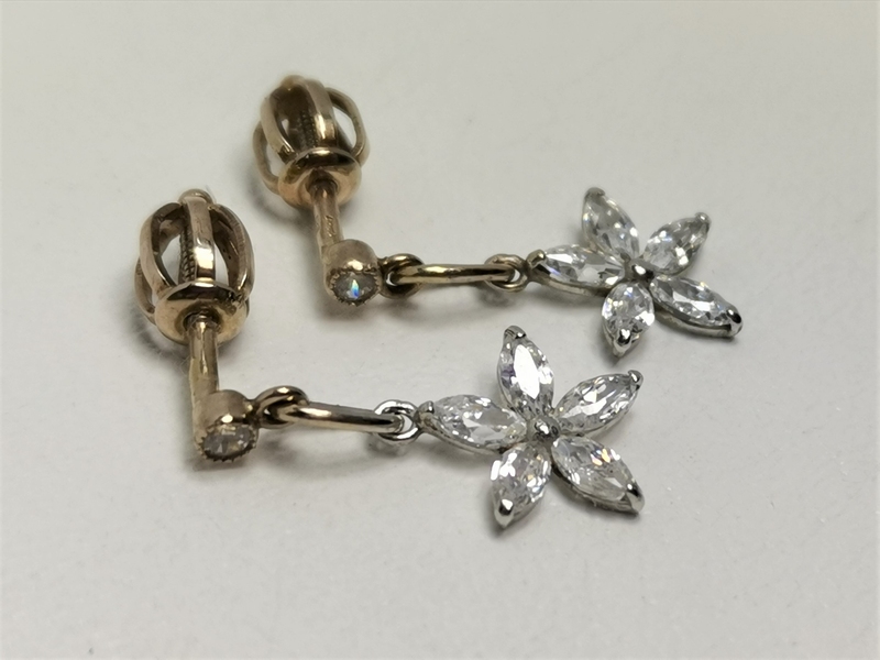 Zlaté naušnice z bílého zlata s bílými zirkony na šroubek