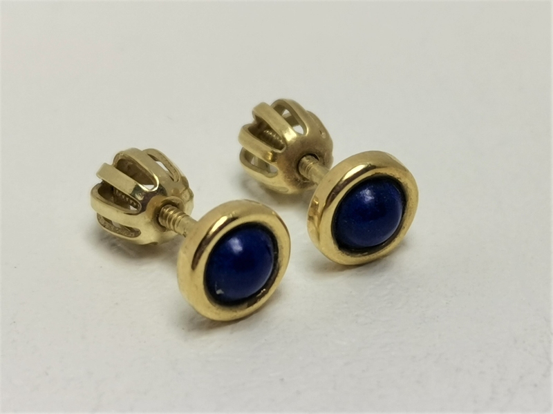 Zlaté naušnice s lapisem lazuli na šroubek