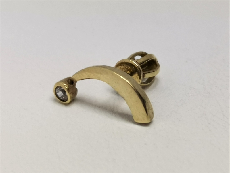 Zlatá naušnice se zirkonem na šroubek, 1ks