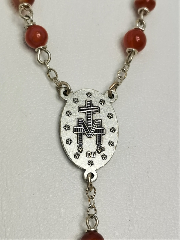 Růženec z přírodního kamene, karneolu