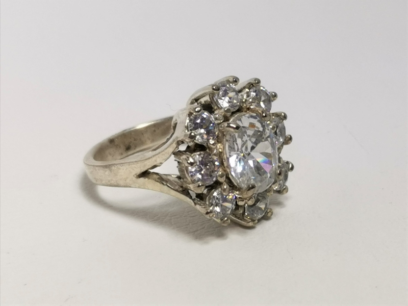 Exkluzívní masívní stříbrný prsten se zirkony