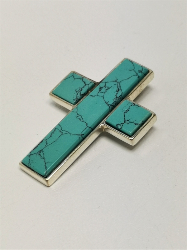 Stříbrný přívěsek kříž s tyrkysem