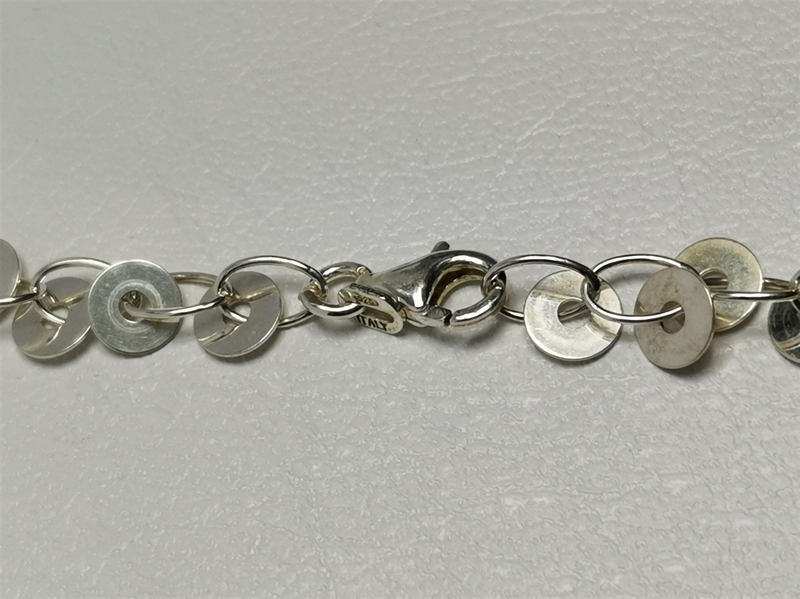 Stříbrný náhrdelník s penízky