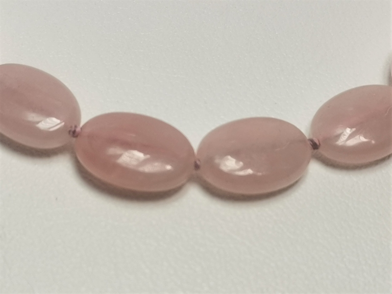 Náhrdelník z růženínu