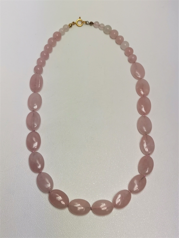 Náhrdelník z růženínu