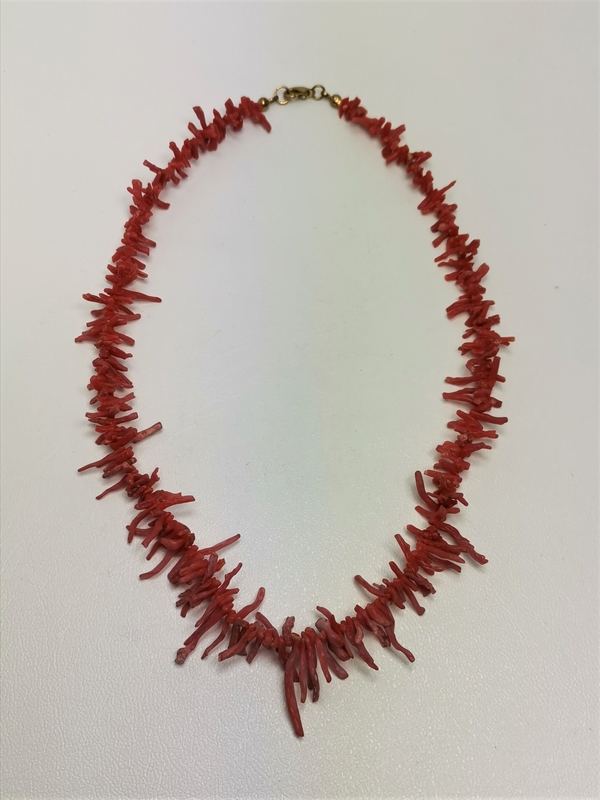 Náhrdelník z korálu