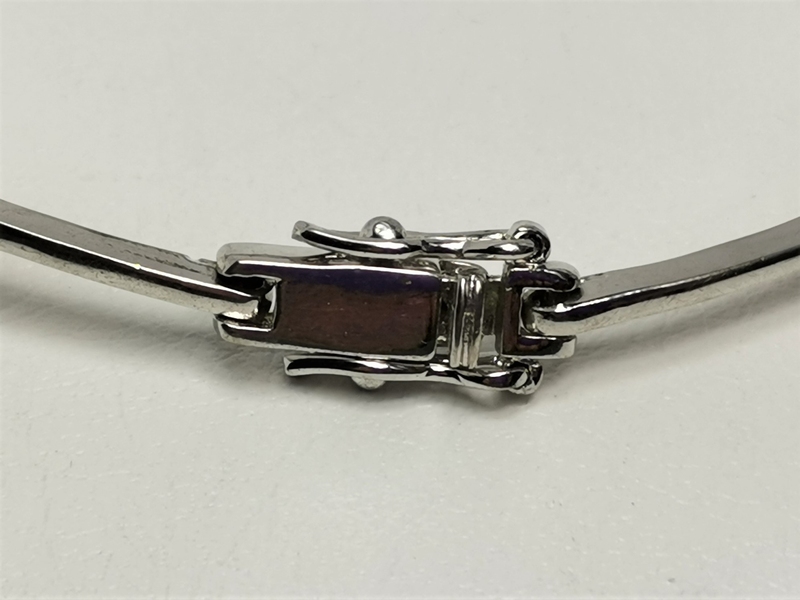 Luxusní stříbrný náramek zdobený zirkony, rhodiovaný