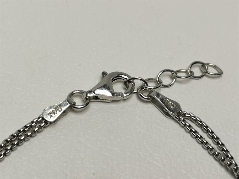 Stříbrný náramek se zlaceným srdíčkem, rhodiovaný