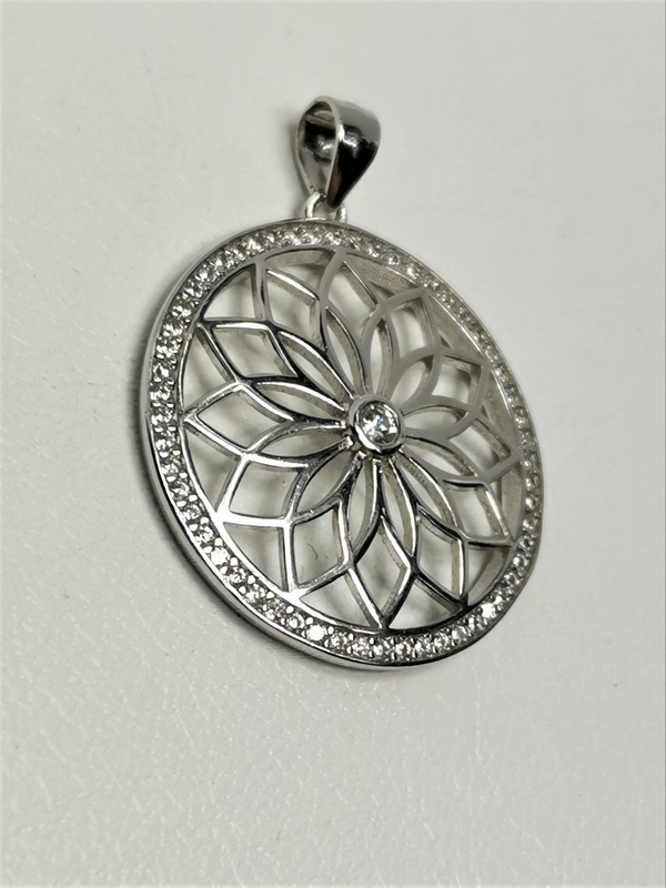 Stříbrný přívěsek lotosový květ se zirkony, rhodiovaný