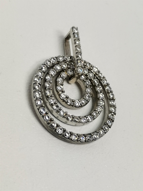 Stříbrný přívěsek se zirkony