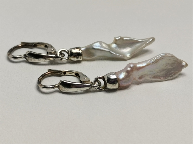 Stříbrné naušnice visací s perletí