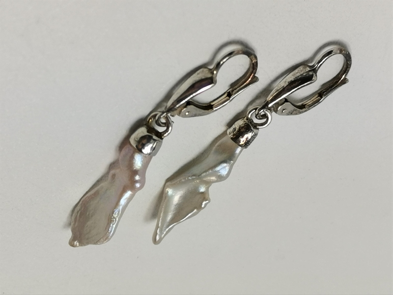 Stříbrné naušnice visací s perletí