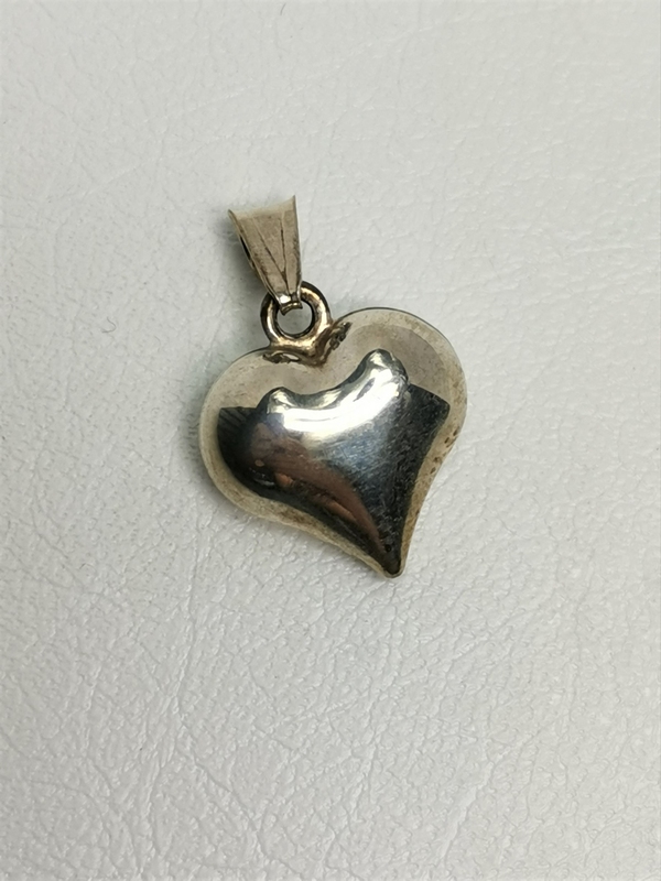 Stříbrný přívěs srdce vypouklé, hladké