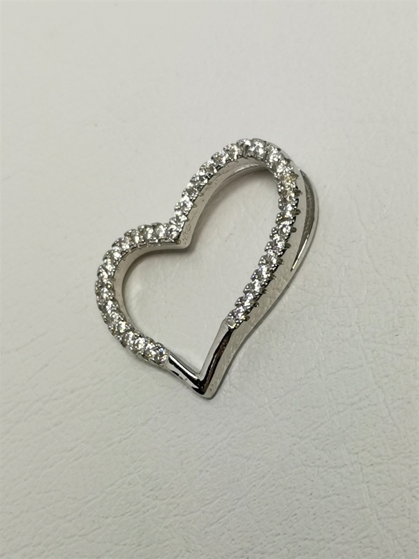 Stříbrný přívěsek srdce se zirkony