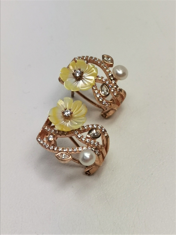 Stříbrné naušnice červeně zlacené