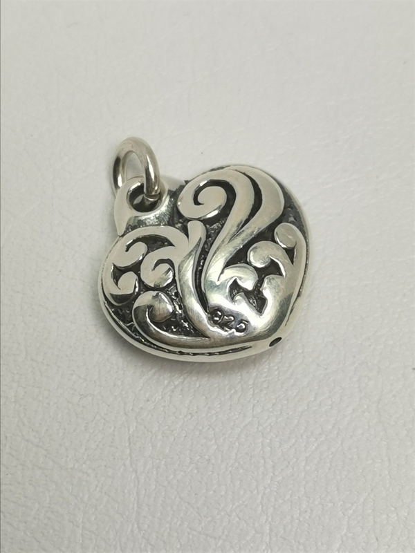 Stříbrný přívěs srdce