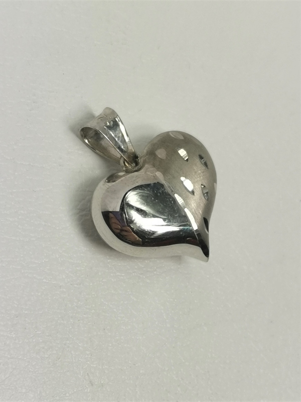 Stříbrný přívěsek srdce, rhodiované