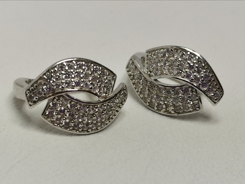 Stříbrné naušnice se zirkony