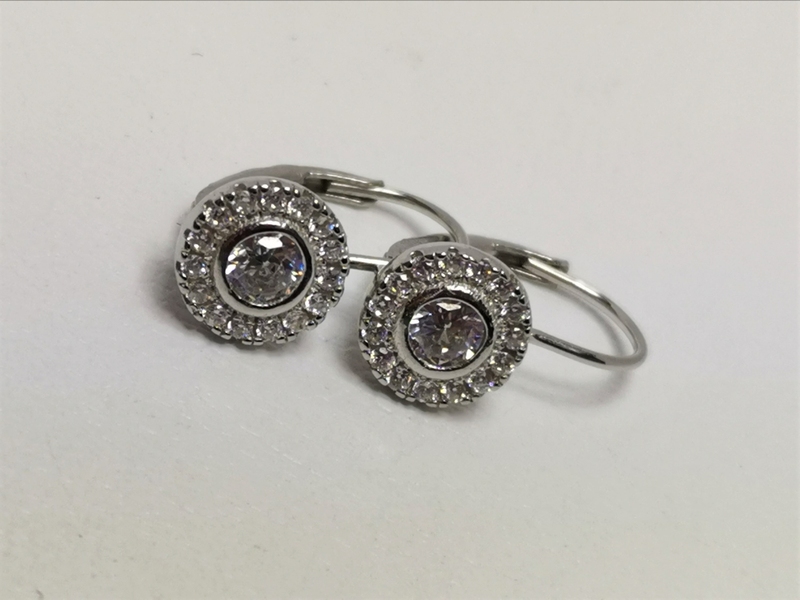 Stříbrné naušnice s bílými kamínky, rhodiované 