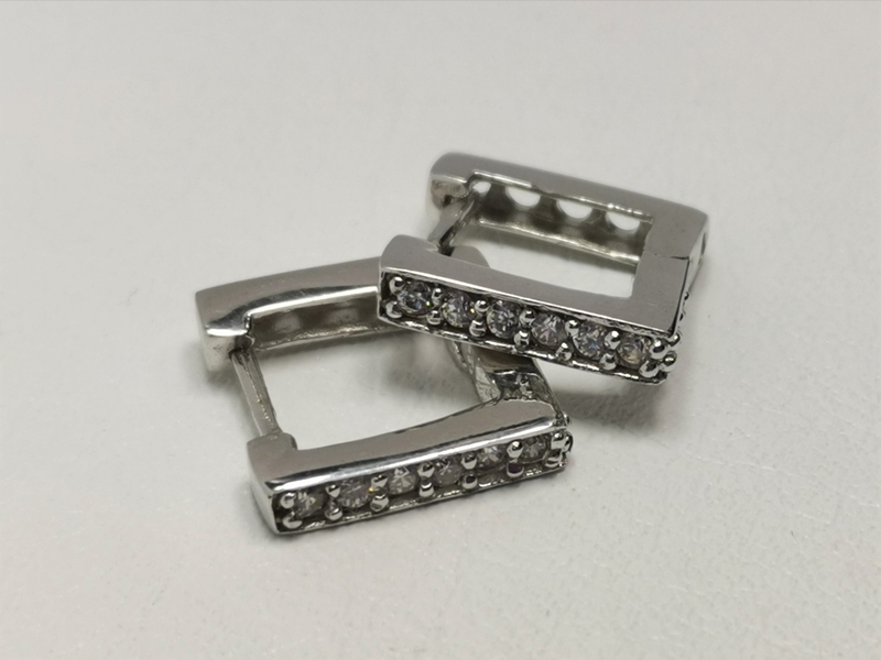 Stříbrné naušnice se zirkony čtvercové