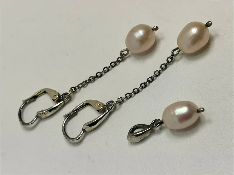 Stříbrná souprava s perlou