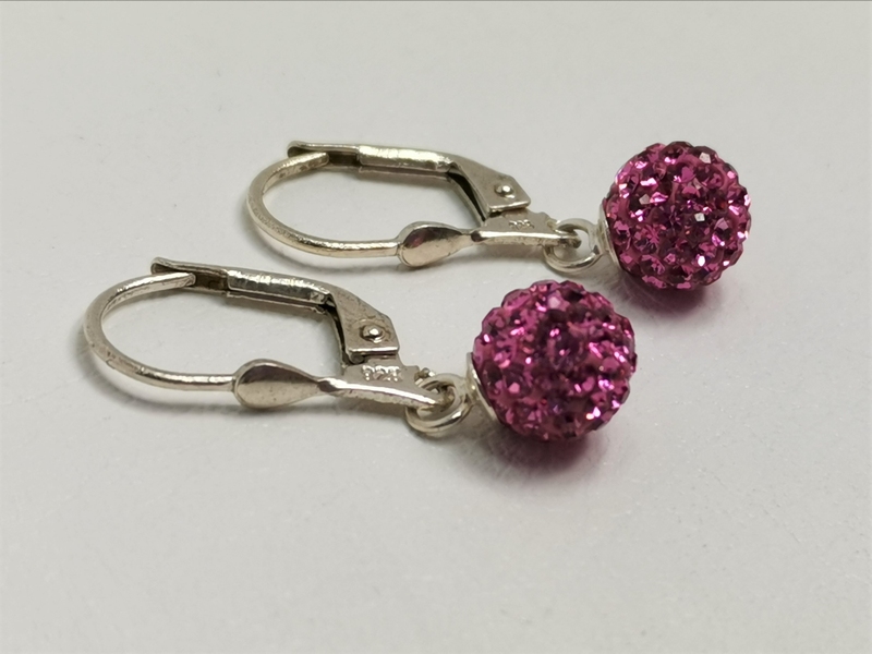 Stříbrné naušnice s visící kuličkou s růžovými Swarovského krystaly