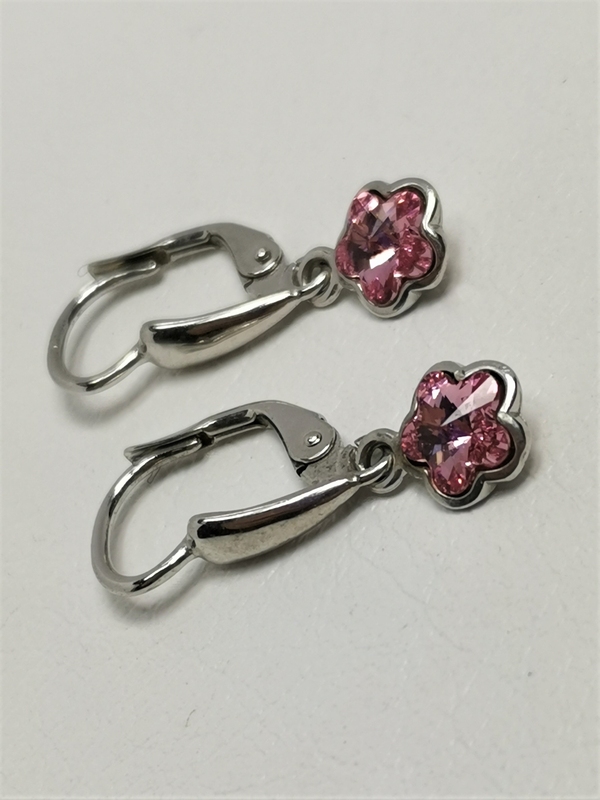 Stříbrné naušnice s vísícími kytičkami s růžovým Swarovski krystalem