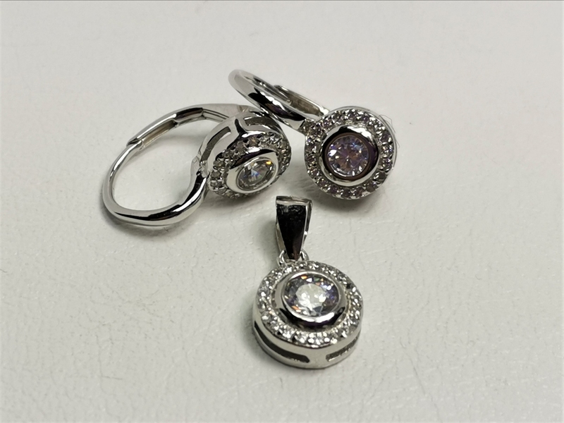 Stříbrná souprava s bílými zirkony, rhodiovaná