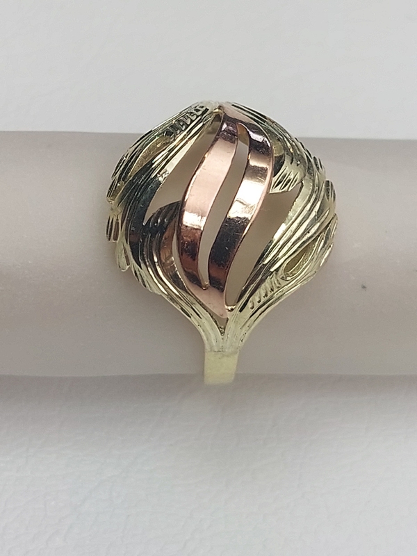 Zlatý dámský prsten celozlatý