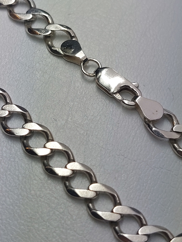 Stříbrný náramek pancer