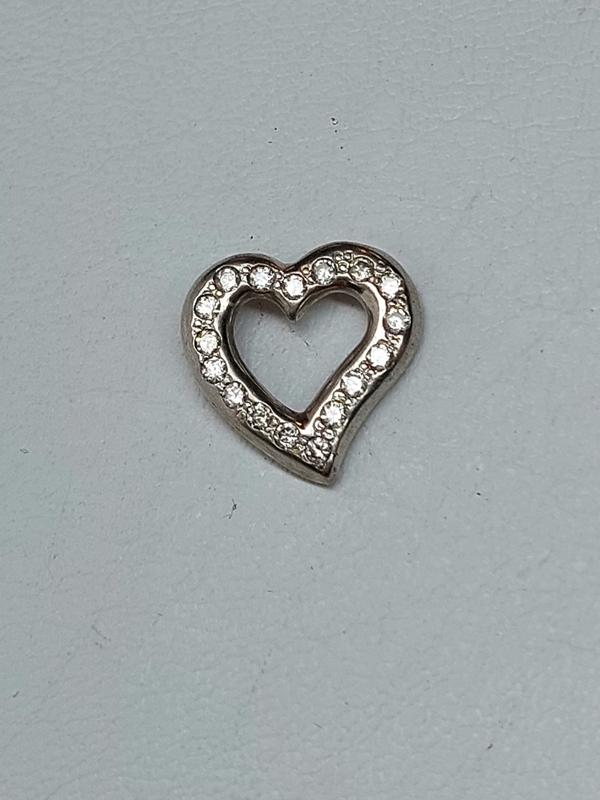 Stříbrný přívěsek srdce se zirkony