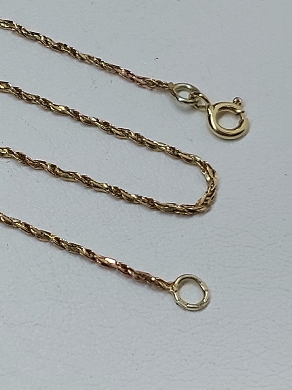 Zlatý řetízek ozdobný