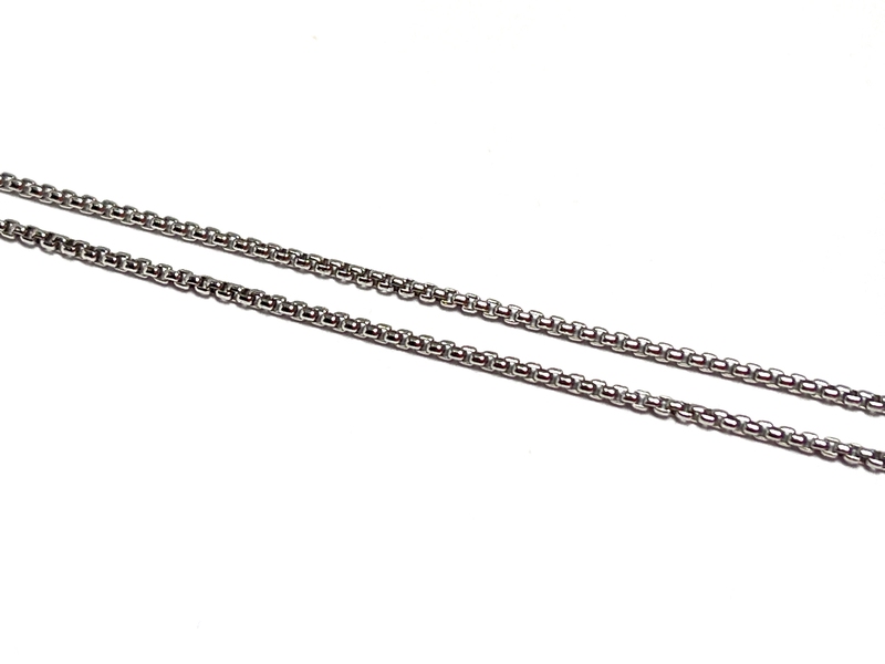 Stříbrný náhrdelník se zlaceným srdíčkem, rhodiovaný