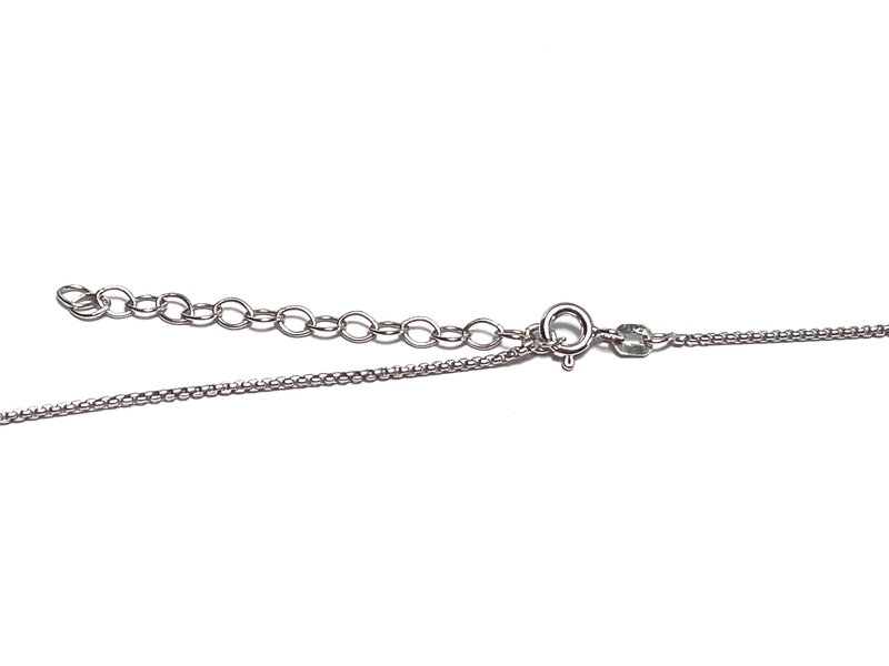 Stříbrný náhrdelník se zlaceným srdíčkem, rhodiovaný