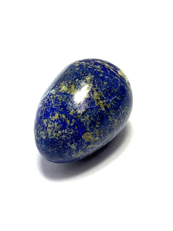 Opracovaný kámen do tvaru vejce, lapis lazuli