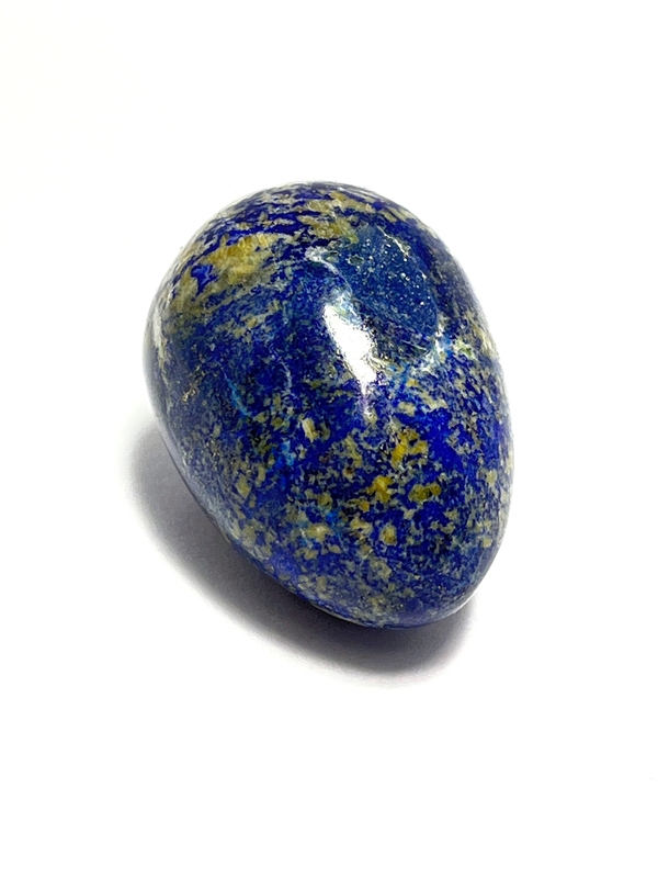 Opracovaný kámen do tvaru vejce, lapis lazuli