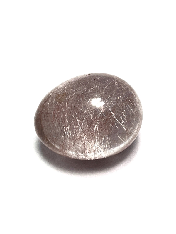 Opracovaný kámen do tvaru vejce, křišťál s rutilem