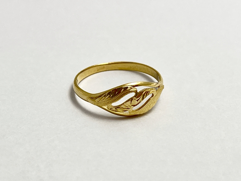 Zlatý dámský prsten celozlatý