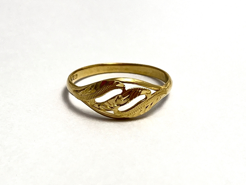 Zlatý dámský prsten celozlatý