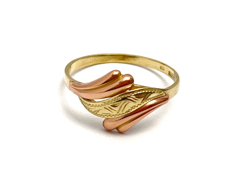 Zlatý dámský prsten celozlatý