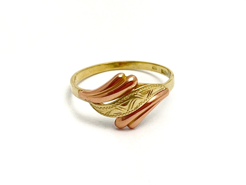 Zlatý dámský prsten celozlatý