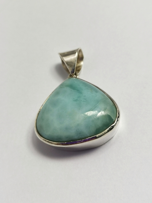 Stříbrný přívěsek s larimarem