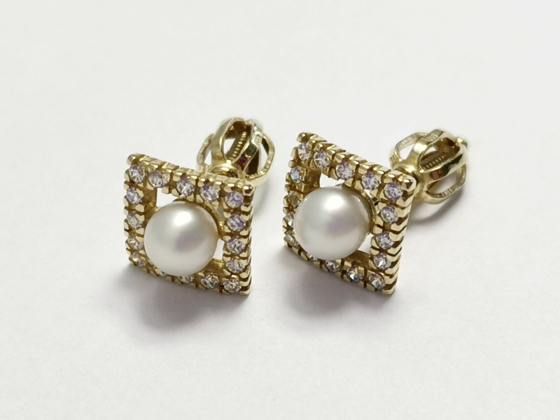 Zlaté naušnice s perlou a bílými zirkony na šroubek