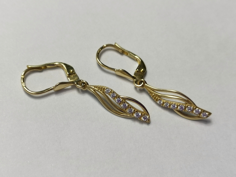 Zlaté visací naušnice s bílými zirkony